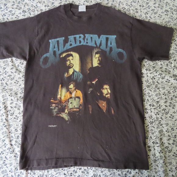 Fruit of the Loom Other - Vintage rare 90s Alabama tour tshirt M